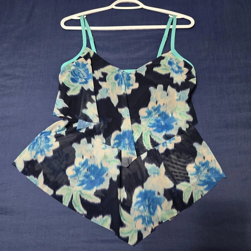 Beach House Tankini Top Womens 12 Multicolor Floral Spaghetti Strap Built In Bra